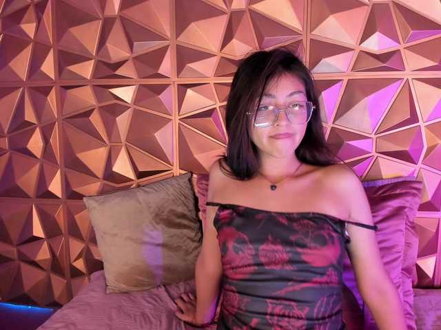 SofiiLeon live cam on BongaCams