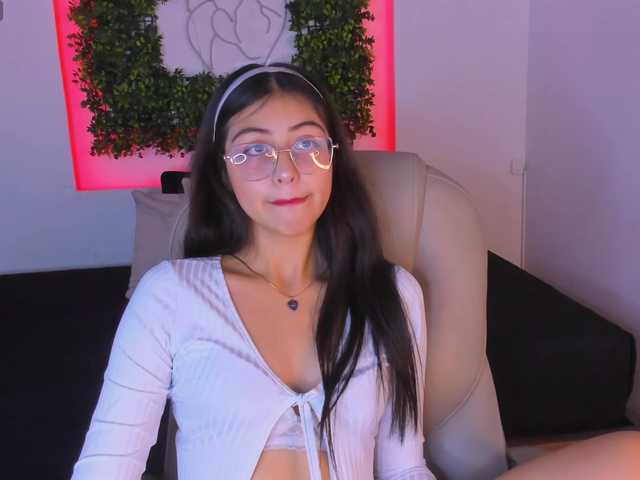 SofiiLeon live cam on BongaCams