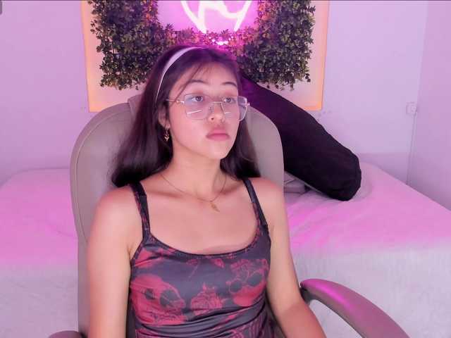 SofiiLeon live cam on BongaCams