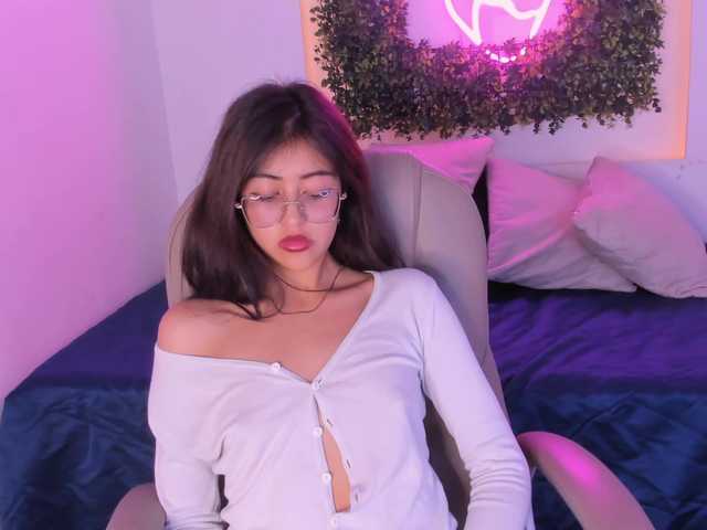 SofiiLeon live cam on BongaCams
