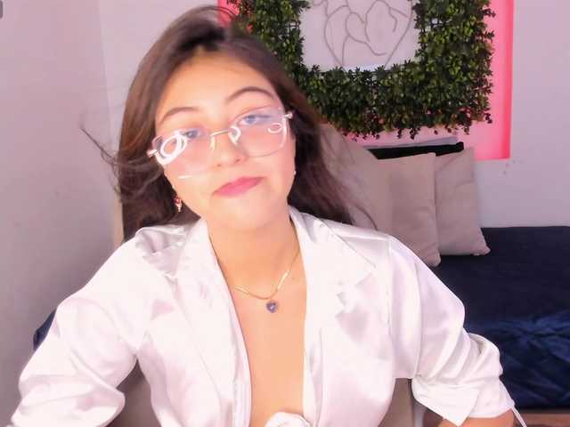 SofiiLeon live cam on BongaCams