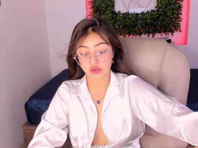 Model: SofiiLeon