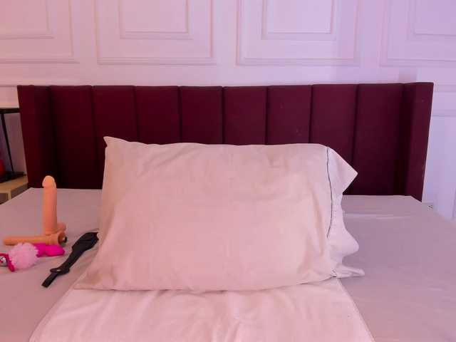 Linda-Moonrose live cam on BongaCams
