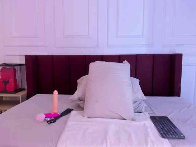 Linda-Moonrose webcam