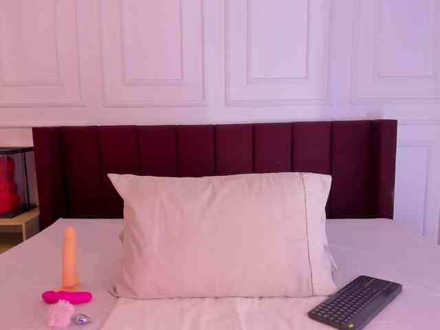 Linda-Moonrose webcam