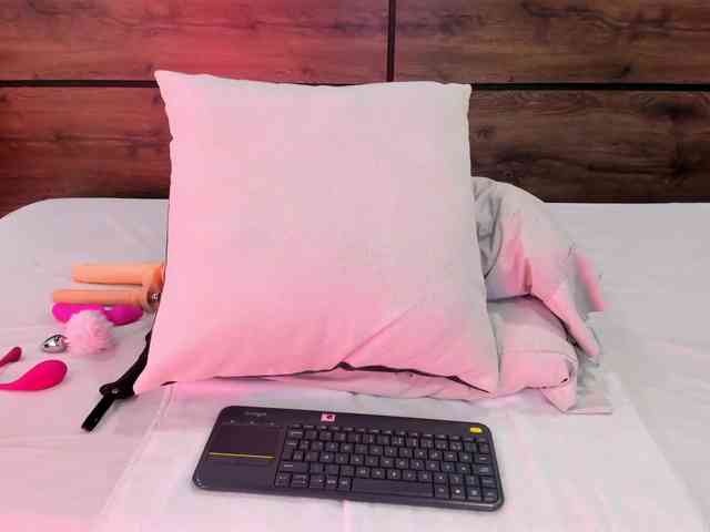 Linda-Moonrose webcam