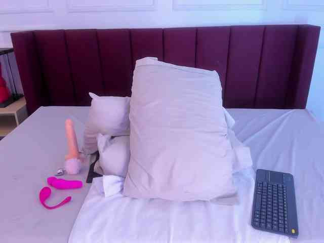 Linda-Moonrose webcam