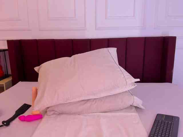 Linda-Moonrose webcam