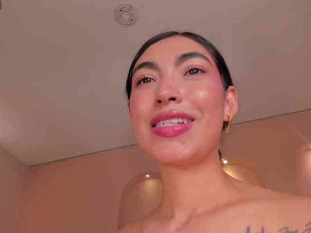 MeganWilde webcam