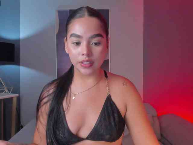 KaiaMonroe webcam