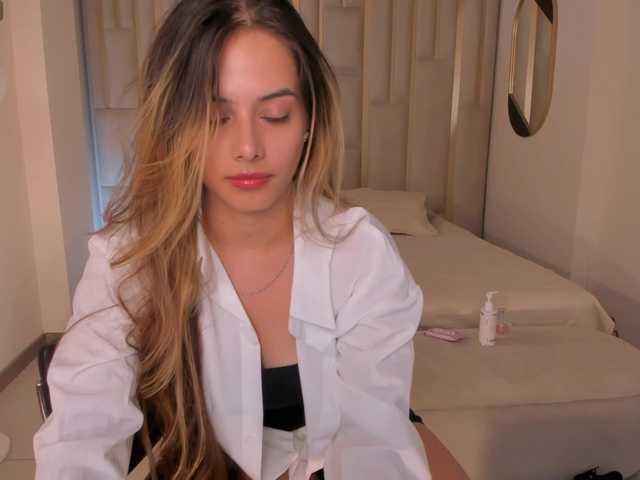 SeleneNoir live webcam show