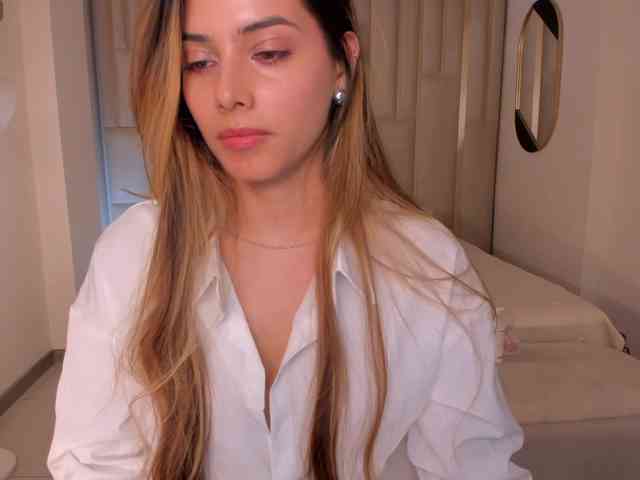 SeleneNoir webcam