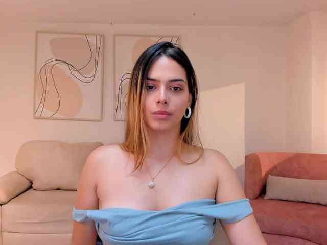 SeleneNoir webcam