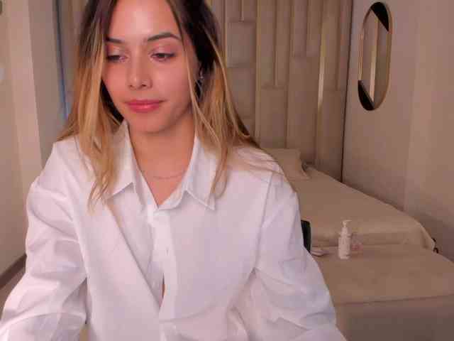 SeleneNoir webcam