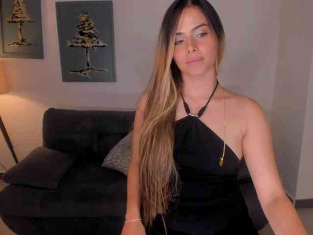 SeleneNoir webcam