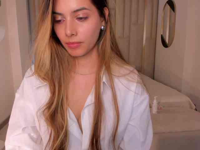 SeleneNoir webcam