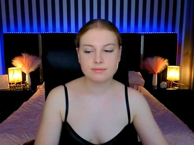 le modèle NastyaMurMeow est en webcam porno dans un show sur le site bongacams, il possède les tags suivants: White/Caucasian,Blonde,Shaved