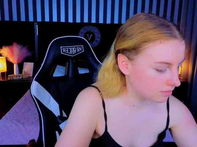 NastyaMurMeow webcam