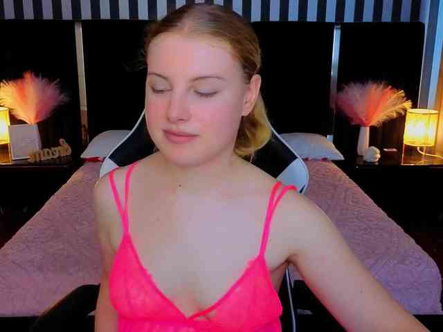 NastyaMurMeow webcam