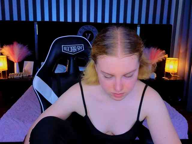 NastyaMurMeow webcam