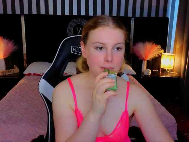 NastyaMurMeow webcam