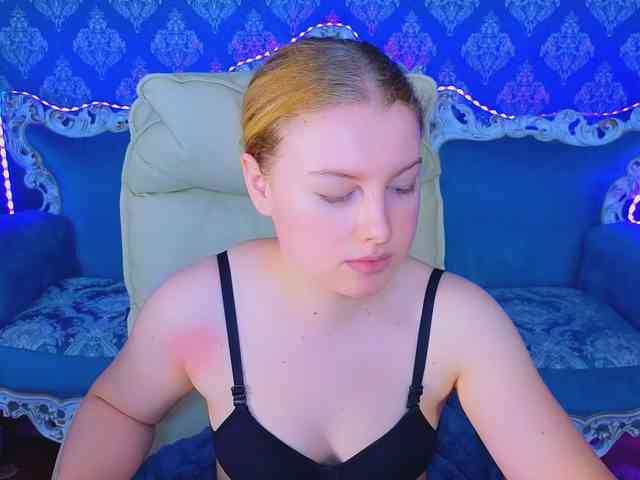 NastyaMurMeow webcam