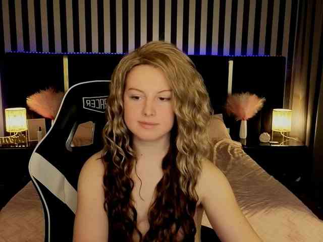 NastyaMurMeow webcam