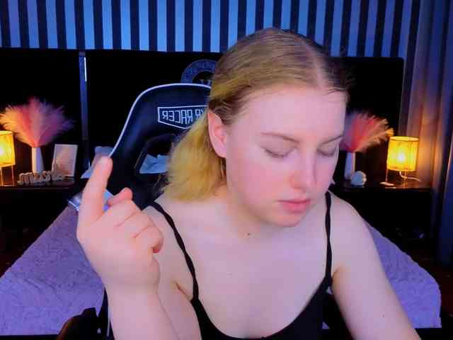 NastyaMurMeow webcam