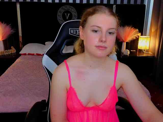 NastyaMurMeow webcam