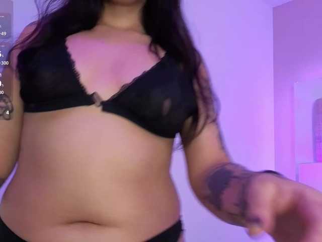 HannaEvans live cam on BongaCams