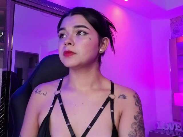 HannaEvans live cam on BongaCams