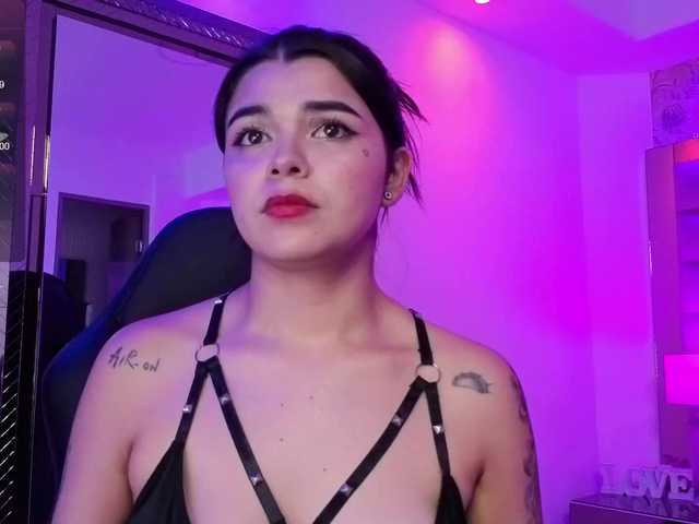 HannaEvans live cam on BongaCams