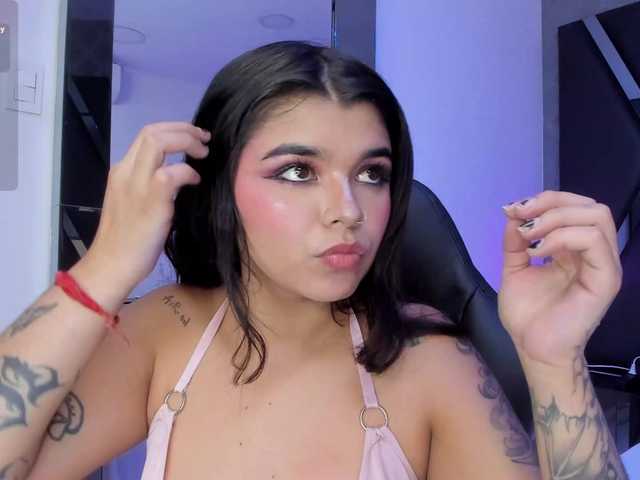 HannaEvans live cam on BongaCams