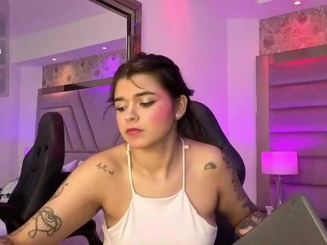 HannaEvans live cam on BongaCams