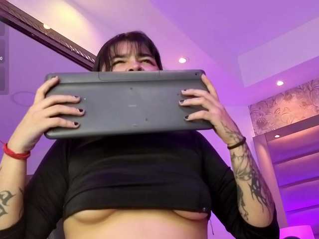 HannaEvans live cam on BongaCams