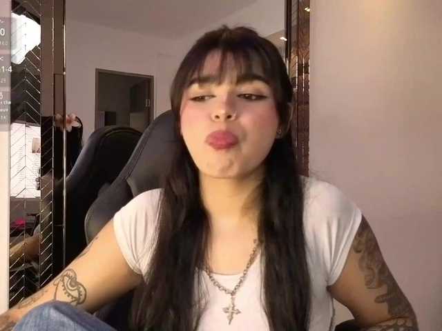 HannaEvans live cam on BongaCams