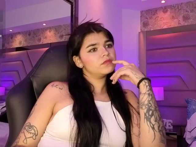 HannaEvans live cam on BongaCams