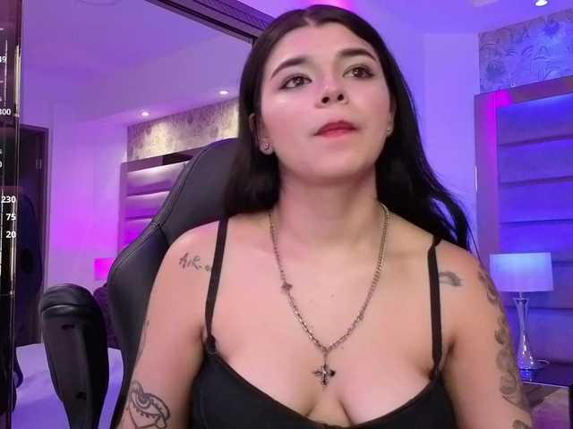 HannaEvans live cam on BongaCams