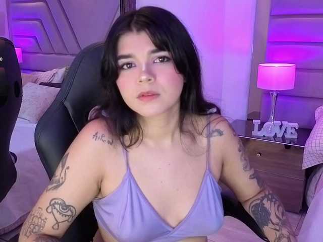 HannaEvans live cam on BongaCams