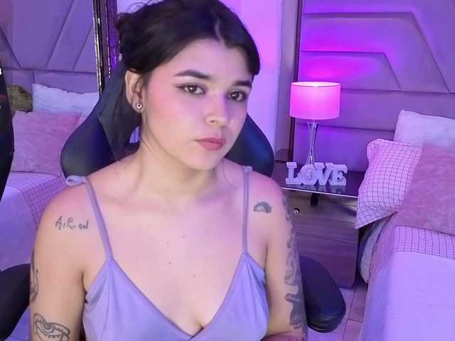 HannaEvans live cam on BongaCams
