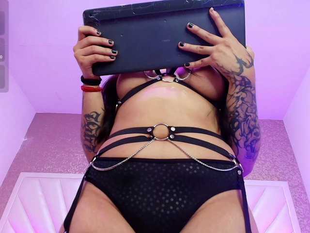 HannaEvans live cam on BongaCams