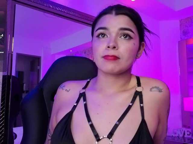HannaEvans live cam on BongaCams
