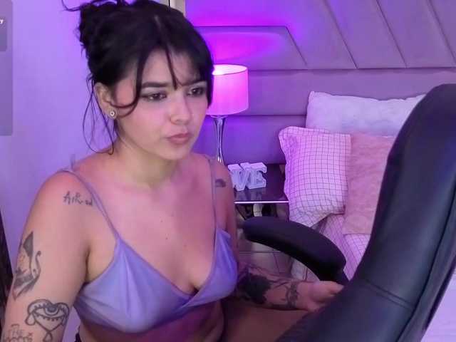 HannaEvans live cam on BongaCams