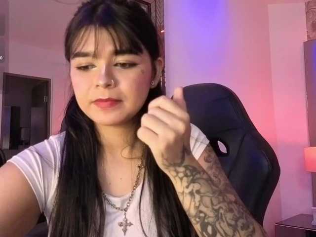 HannaEvans live cam on BongaCams