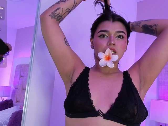 HannaEvans live cam on BongaCams
