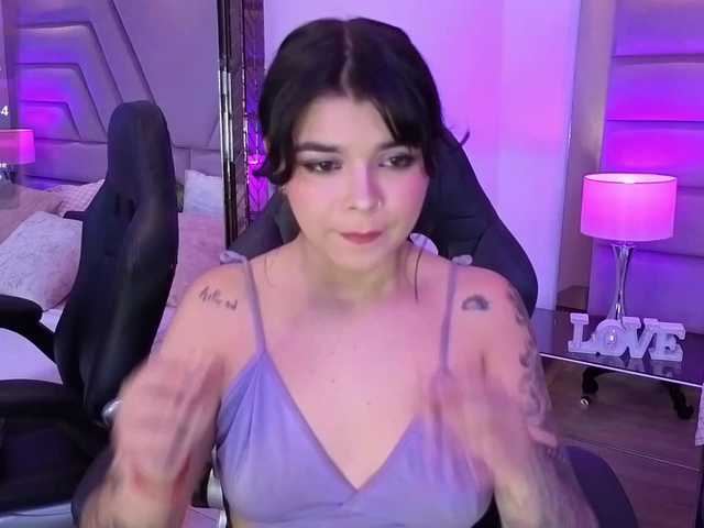 HannaEvans live cam on BongaCams