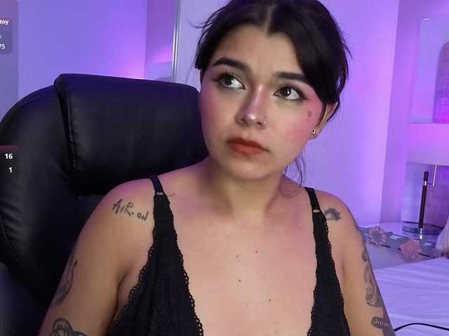 HannaEvans live webcam show