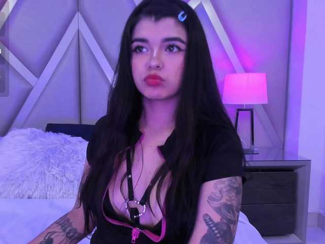 HannaEvans live cam on BongaCams