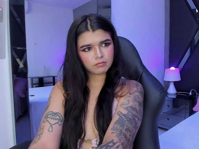HannaEvans live cam on BongaCams