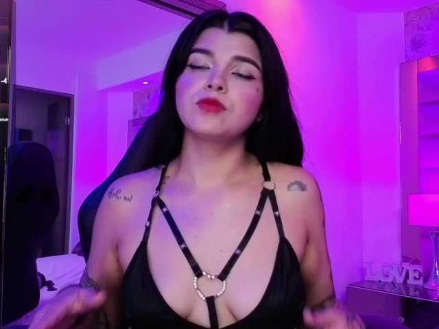 HannaEvans live cam on BongaCams